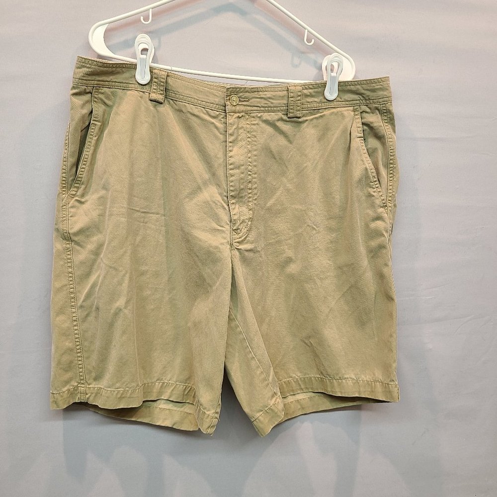 Tommy Bahama Tan Shorts Mens 38 Soft Material Tencel